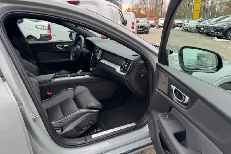 Volvo S60 din 2023 cu 8.651 km - oferta VOL126817 - foto 17