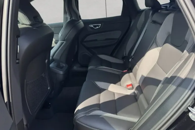 Volvo XC60 din 2024 cu 12.850 km - oferta VOL126818 - foto 12