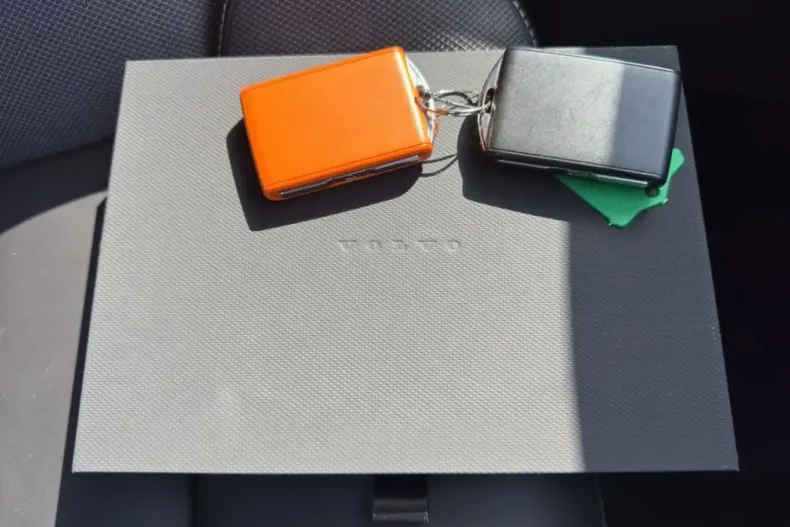 Volvo XC60 din 2024 cu 12.850 km - oferta VOL126818 - foto 15