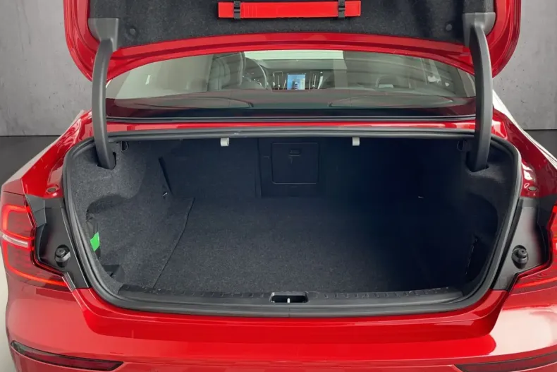 Volvo S60 din 2023 cu 19.659 km - oferta VOL126819 - foto 28