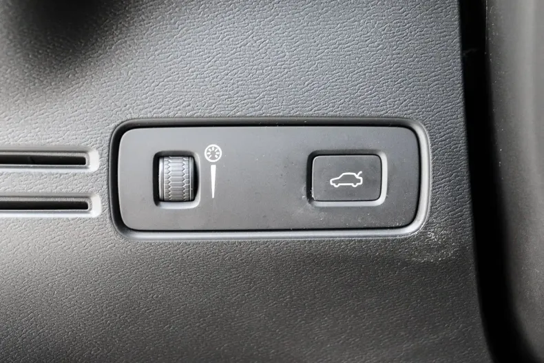 Volvo XC40 din 2020 cu 90.000 km - oferta VOL126827 - foto 11