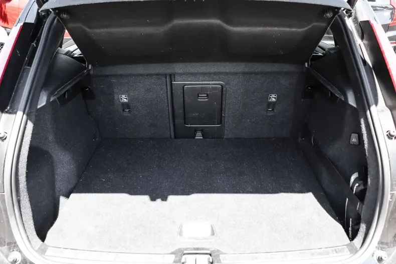 Volvo XC40 din 2020 cu 90.000 km - oferta VOL126827 - foto 15