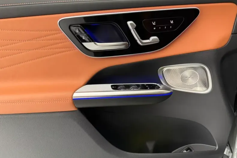 Mercedes-Benz GLC 300 din 2024 cu 18.000 km - oferta MER126836 - foto 6