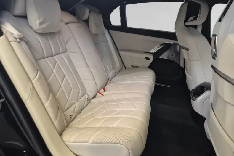 BMW 740 din 2024 cu 49.989 km - oferta BMW126841 - foto 10