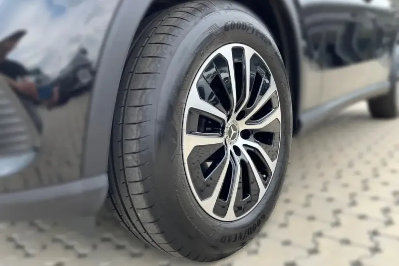 Mercedes-Benz GLC 200 din 2023 cu 6.525 km - oferta MER126845 - foto 3