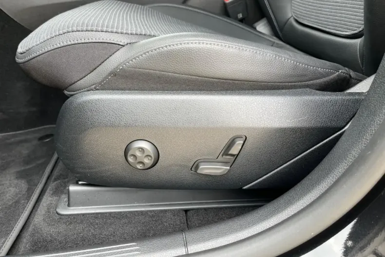 Mercedes-Benz GLC 200 din 2023 cu 6.525 km - oferta MER126845 - foto 6