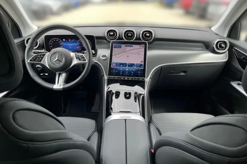 Mercedes-Benz GLC 200 din 2023 cu 6.525 km - oferta MER126845 - foto 9