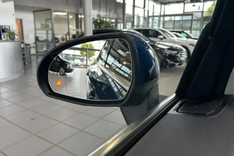 Mercedes-Benz GLC 200 din 2024 cu 10.964 km - oferta MER126847 - foto 9