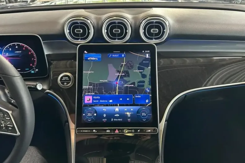 Mercedes-Benz GLC 200 din 2024 cu 10.964 km - oferta MER126847 - foto 10