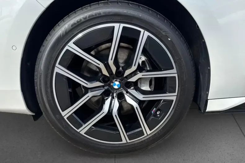 BMW 740 din 2024 cu 24.556 km - oferta BMW126857 - foto 6