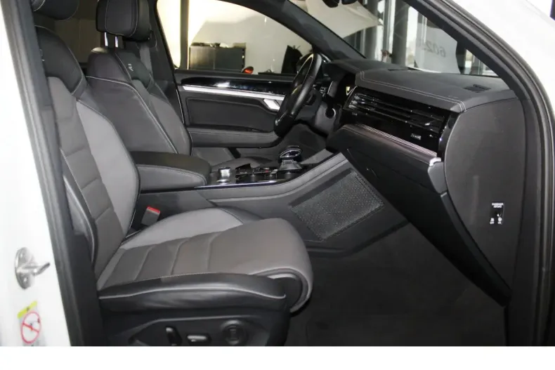 Volkswagen Touareg din 2022 cu 40.000 km - oferta VOL126881 - foto 9