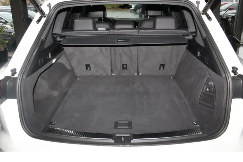 Volkswagen Touareg din 2022 cu 40.000 km - oferta VOL126881 - foto 13