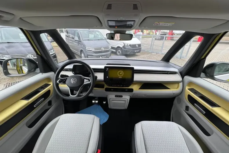 Volkswagen ID. Buzz din 2023 cu 7.000 km - oferta VOL126885 - foto 9