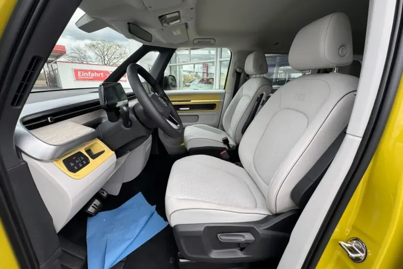 Volkswagen ID. Buzz din 2023 cu 7.000 km - oferta VOL126885 - foto 12