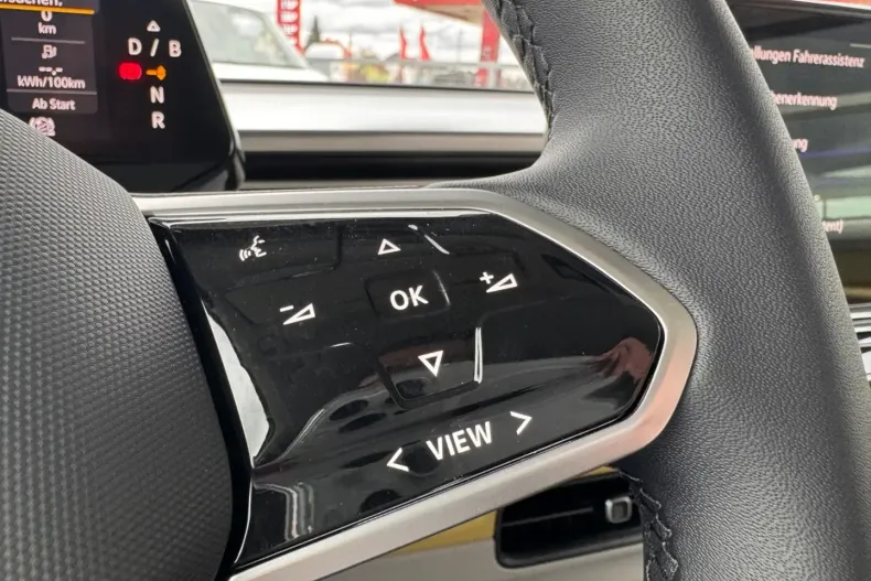 Volkswagen ID. Buzz din 2023 cu 7.000 km - oferta VOL126885 - foto 17