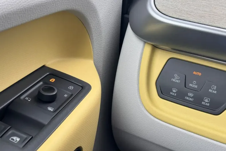 Volkswagen ID. Buzz din 2023 cu 7.000 km - oferta VOL126885 - foto 20