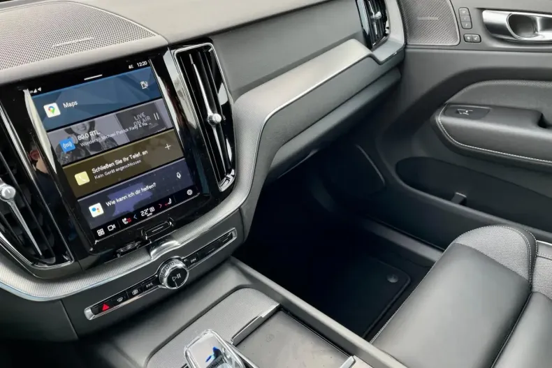 Volvo XC60 din 2023 cu 40.892 km - oferta VOL126897 - foto 12