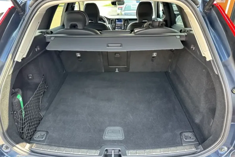 Volvo XC60 din 2022 cu 53.500 km - oferta VOL126899 - foto 9