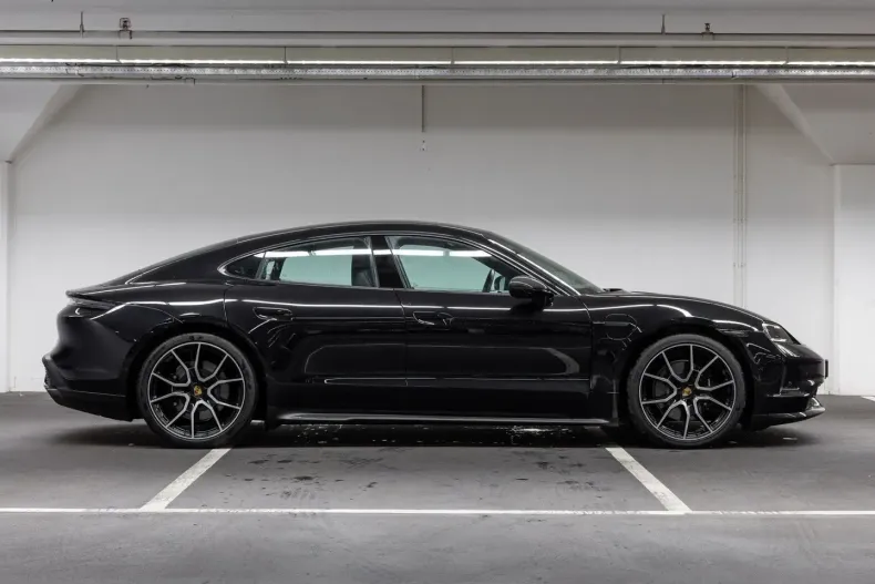 Porsche Taycan din 2025 cu 5.911 km - oferta POR126906 - foto 6