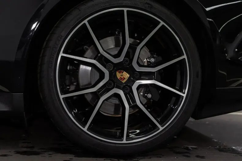 Porsche Taycan din 2025 cu 5.911 km - oferta POR126906 - foto 11