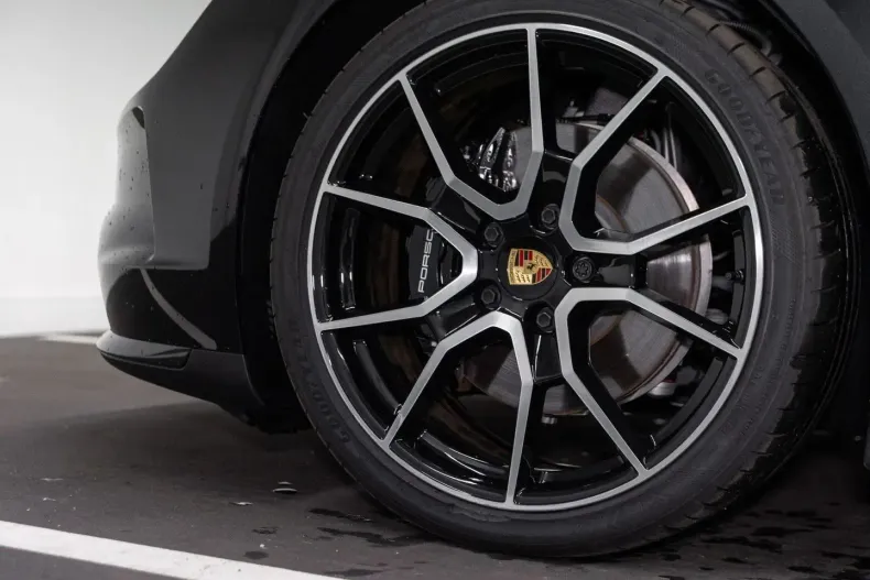 Porsche Taycan din 2025 cu 5.911 km - oferta POR126906 - foto 12