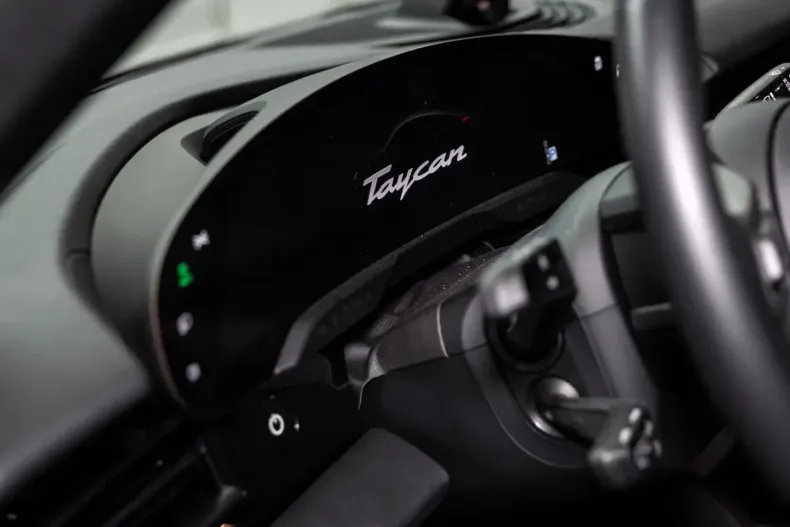 Porsche Taycan din 2025 cu 5.911 km - oferta POR126906 - foto 16