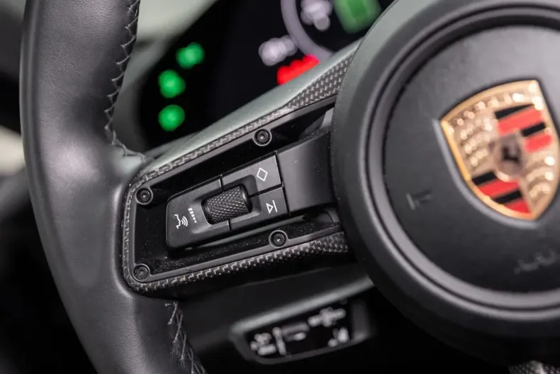 Porsche Taycan din 2025 cu 5.911 km - oferta POR126906 - foto 27