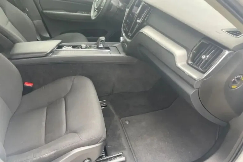 Volvo XC60 din 2022 cu 47.791 km - oferta VOL126951 - foto 5