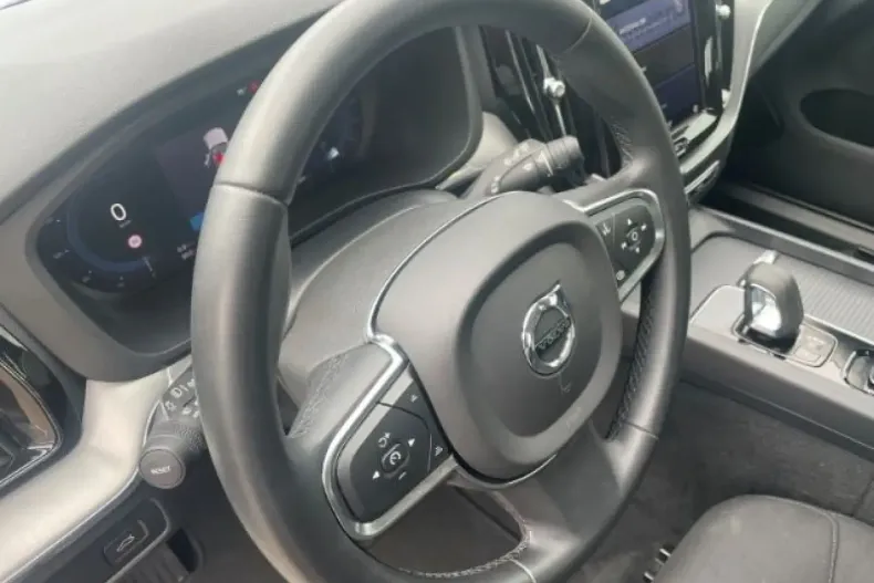 Volvo XC60 din 2022 cu 47.791 km - oferta VOL126951 - foto 11