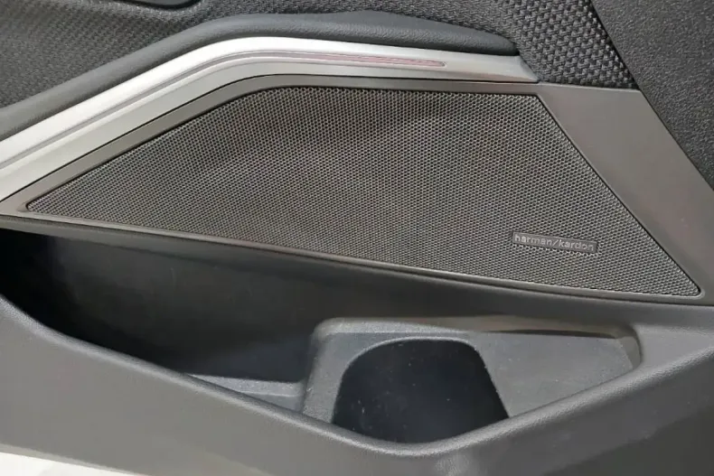 BMW 320 din 2024 cu 47.300 km - oferta BMW126960 - foto 17