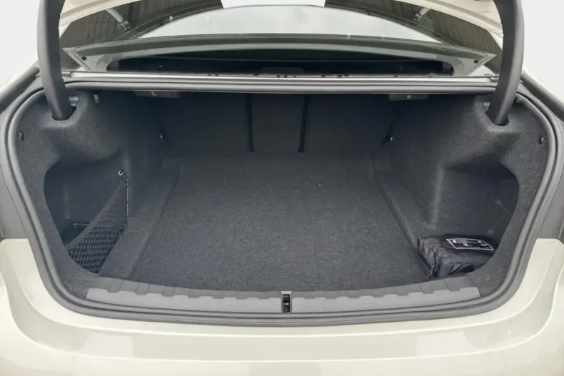 BMW 330 din 2024 cu 11.700 km - oferta BMW126966 - foto 19