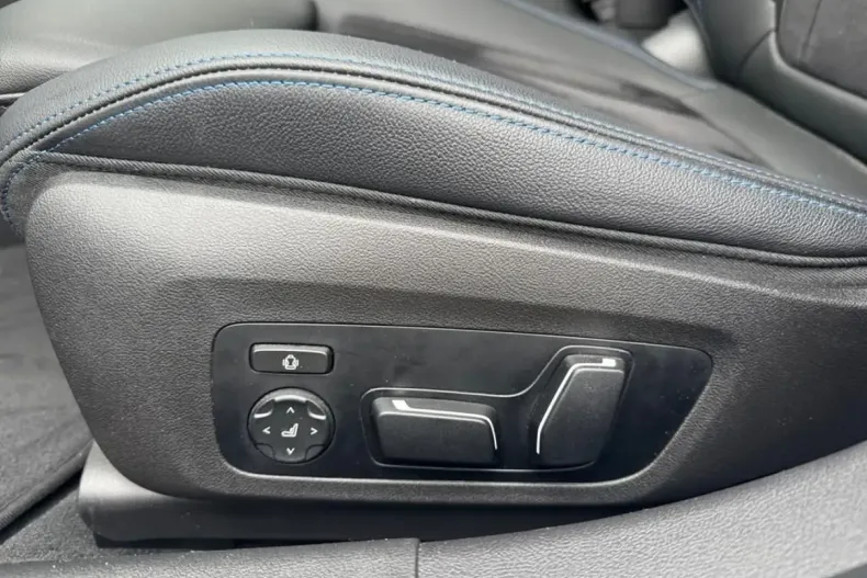 BMW 330 din 2024 cu 11.700 km - oferta BMW126966 - foto 21