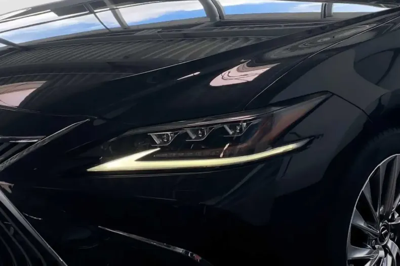 Lexus ES 300 din 2020 cu 45.082 km - oferta LEX126983 - foto 8