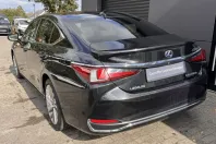 Lexus ES 300 din 2021 cu 75.850 km - oferta LEX126984 - foto 4