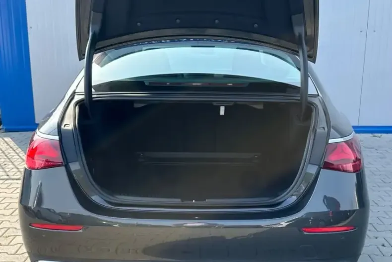 Mercedes-Benz E 200 din 2023 cu 41.149 km - oferta MER127028 - foto 8