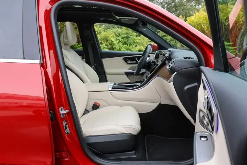 Mercedes-Benz GLC 400 din 2023 cu 33.017 km - oferta MER127093 - foto 2