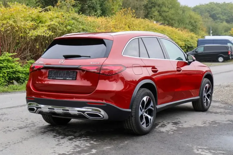 Mercedes-Benz GLC 400 din 2023 cu 33.017 km - oferta MER127093 - foto 3