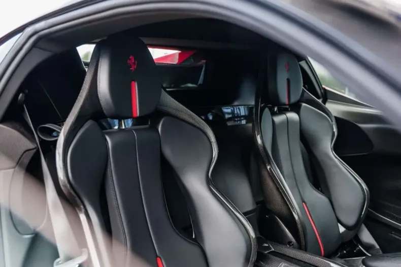 Ferrari SF90 din 2022 cu 27.416 km - oferta FER127095 - foto 2