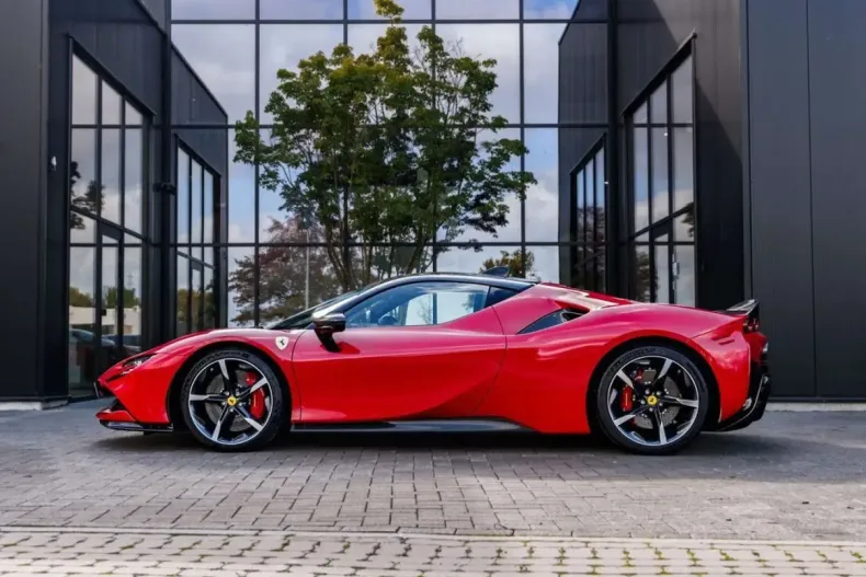 Ferrari SF90 din 2022 cu 27.416 km - oferta FER127095 - foto 4