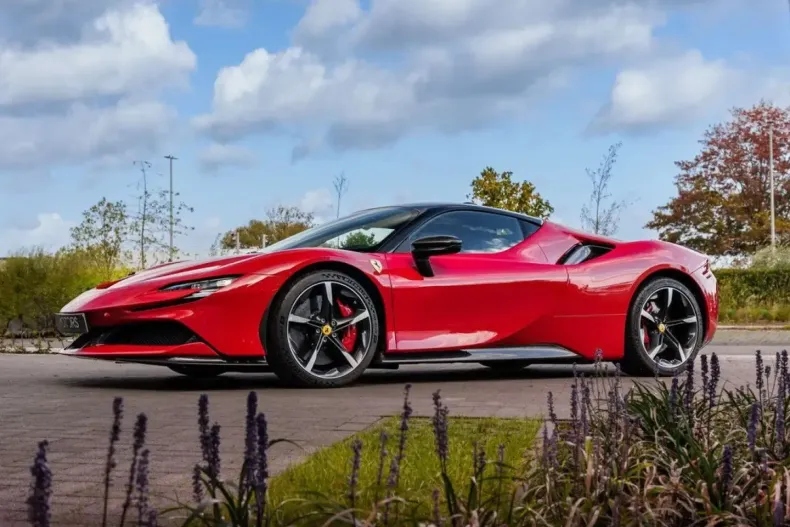 Ferrari SF90 din 2022 cu 27.416 km - oferta FER127095 - foto 9