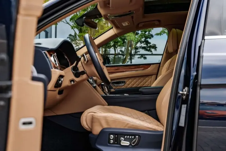 Bentley Bentayga din 2020 cu 58.396 km - oferta BEN127103 - foto 2