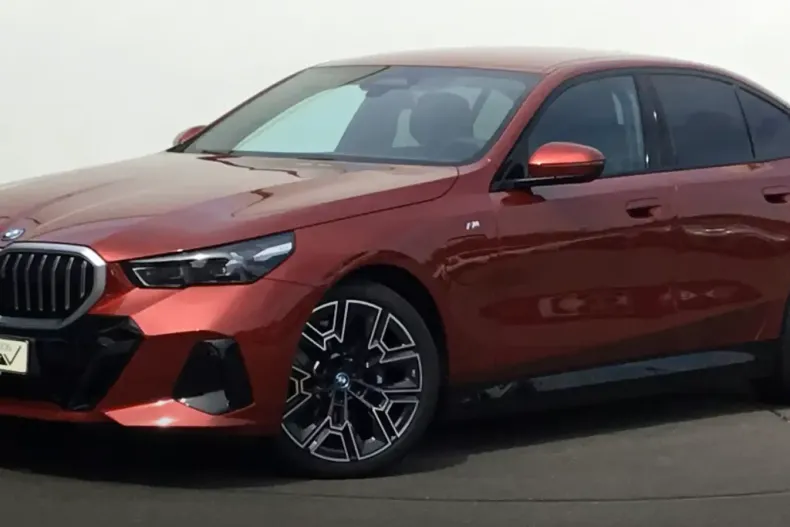 BMW 530 din 2024 cu 2.959 km - oferta BMW127109 - foto 1