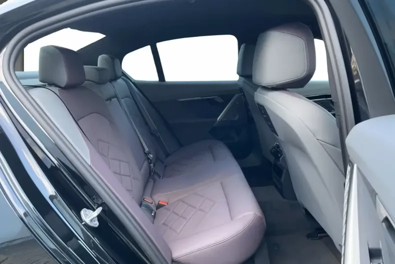 BMW 530 din 2025 cu 17.500 km - oferta BMW127111 - foto 4