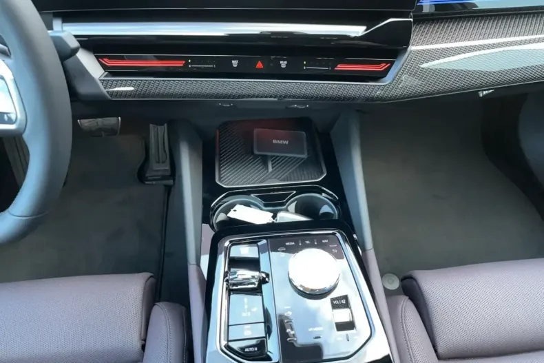 BMW 530 din 2025 cu 17.500 km - oferta BMW127111 - foto 6