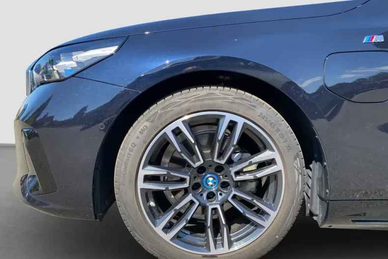 BMW 530 din 2024 cu 23.270 km - oferta BMW127112 - foto 3