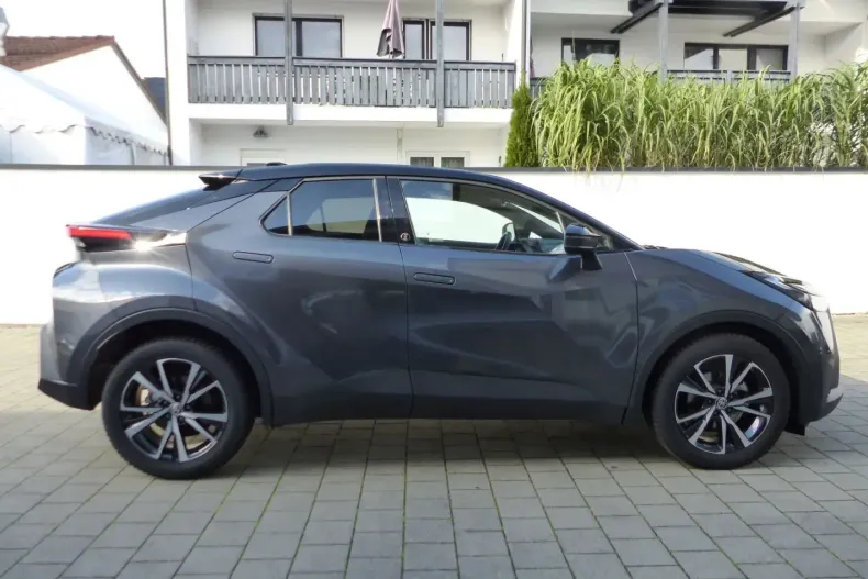 Toyota C-HR din 2024 cu 11.070 km - oferta TOY127164 - foto 18
