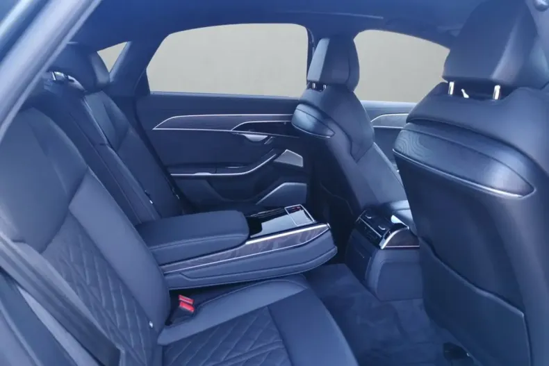 Audi A8 din 2023 cu 31.146 km - oferta AUD127165 - foto 12