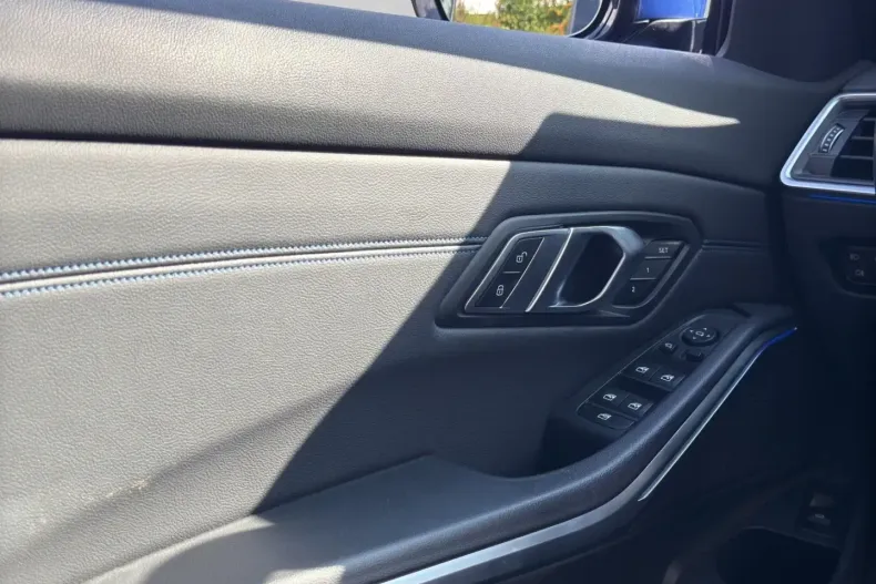 BMW 320 din 2022 cu 82.800 km - oferta BMW127187 - foto 12