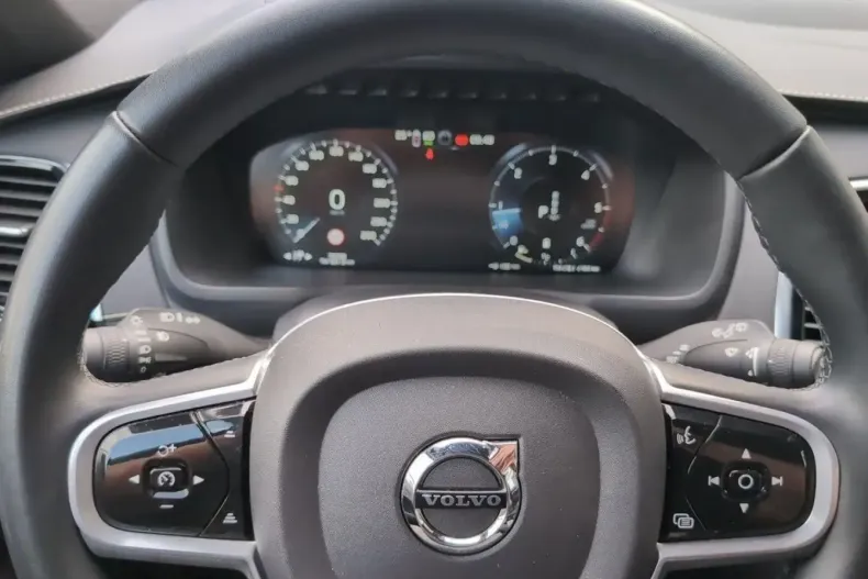 Volvo XC90 din 2021 cu 70.750 km - oferta VOL127189 - foto 15