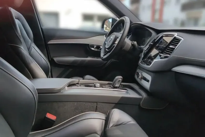 Volvo XC90 din 2021 cu 70.750 km - oferta VOL127189 - foto 21